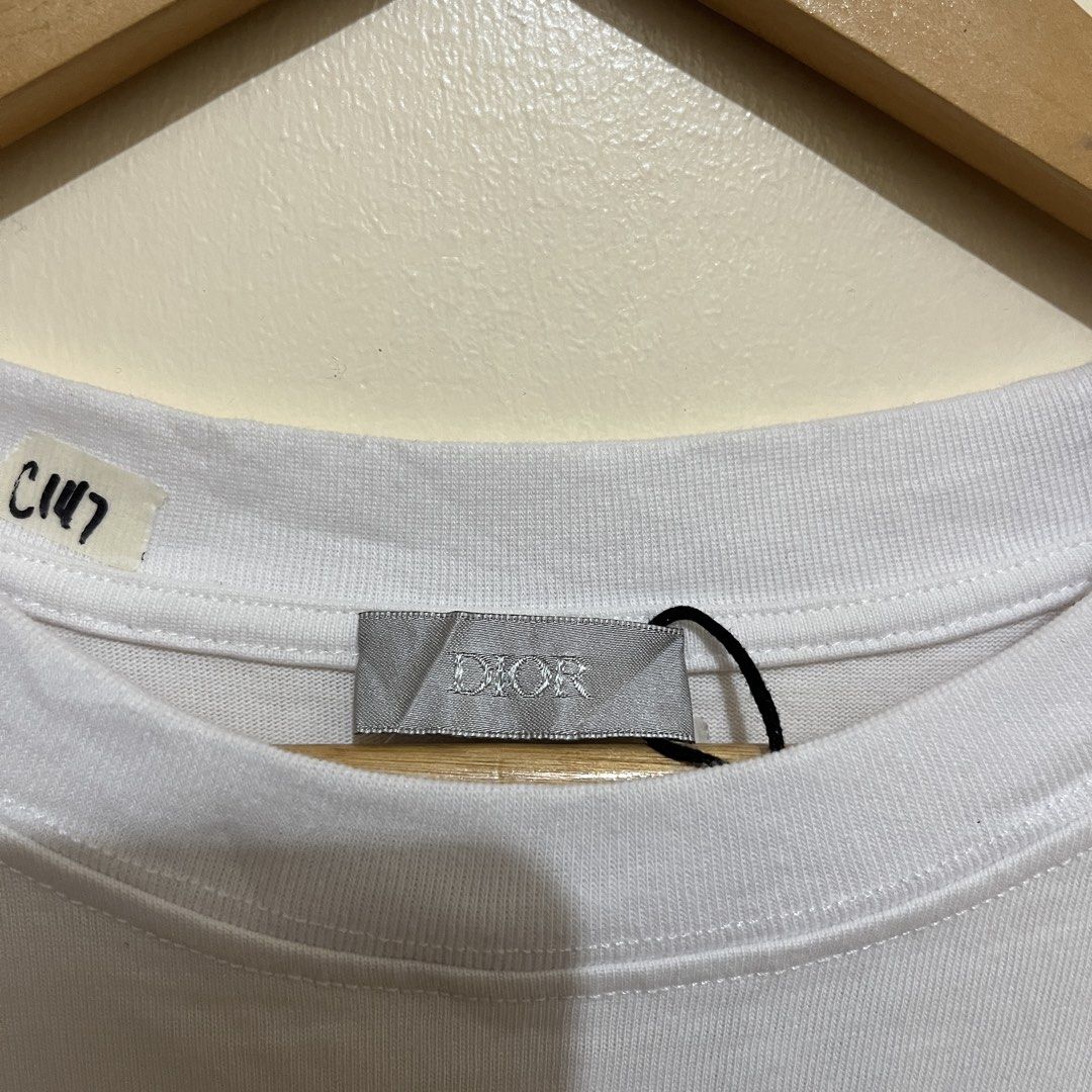 Dior Paris (Category: Tshirts & Polo Shirts ) located in Tuba. Submitted by gianfdc (Listing ID 1441685994, Image 3). Description: Dimensions: Width: 21 Length: 27 No issues Excellent Condition .