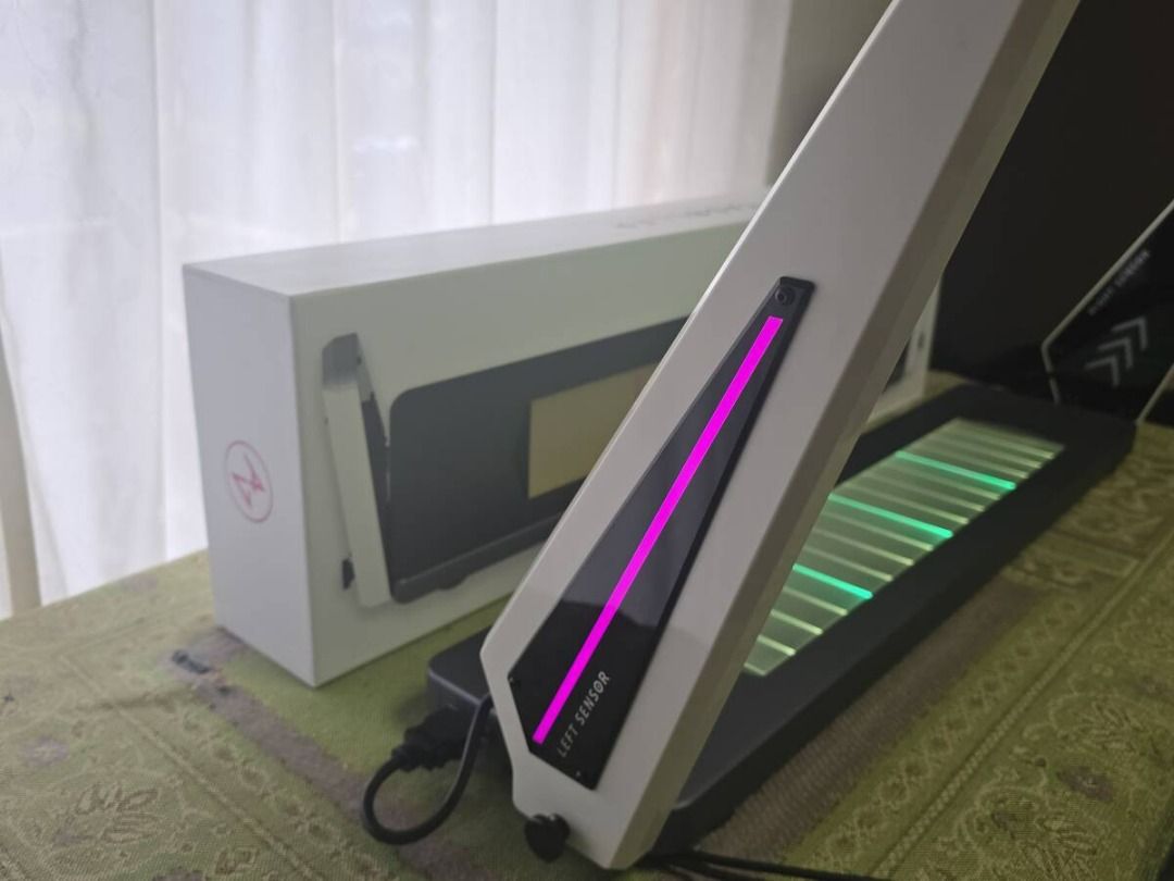DJDAO TASOLLER Touch-based rhythm game controller (CHUNITHM style)471842804571852803