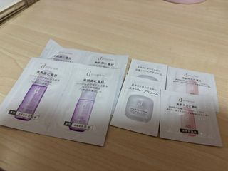 （分類：）位於 。 由 melody_is_der_best_ever 提交（商品編號 1441704515，圖片 1）。簡介： 。