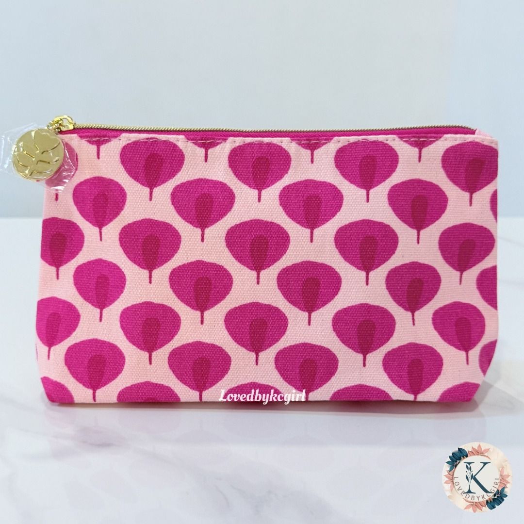 Estee Lauder (Macy's) Pink Patterned Makeup BaG (Category: Makeup) located in Calasiao. Submitted by lovedbykcgirl (Listing ID 1441755956, Image 1). Description: ‼️READ BEFORE INQUIRIES AND BUYING: If these don’t answer your questions, DM me. ➡️ ✅FIXED PRICE/LAST PRICE posted. NO HAGGLING, lowballers will not be entertained. BAWAL TUMAWAD. ✅ 100% Authentic. NO FAKES HERE. ✅ Brandnew (unless stated otherwise) ✅SOLD PER PC Unless stated as “SET” ✅ 