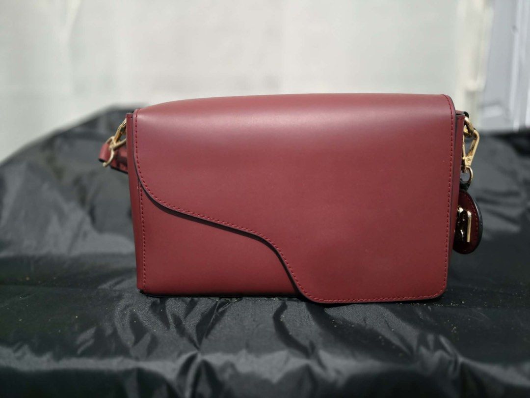 Eve & Adam Anika Baguette (Category: Shoulder Bags) located in Quezon City. Submitted by dinesaur (Listing ID 1441727040, Image 1). Description: With unused sling Free sf nationwide.