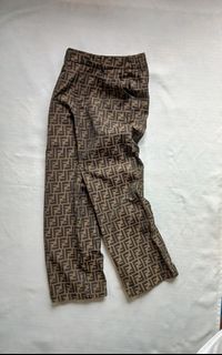 (Category: ) located in . Submitted by thrift_stories96 (Listing ID 1441765014, Image 1). Description: .