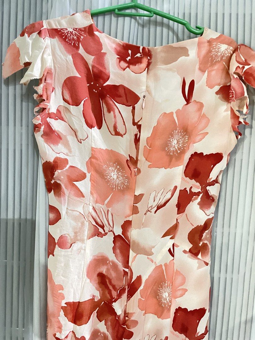 Floral Summer Dress (Category: Dresses) located in Calasiao. Submitted by robithedog (Listing ID 1441704387, Image 3). Description: Size: S-M Floral Summer Dress.