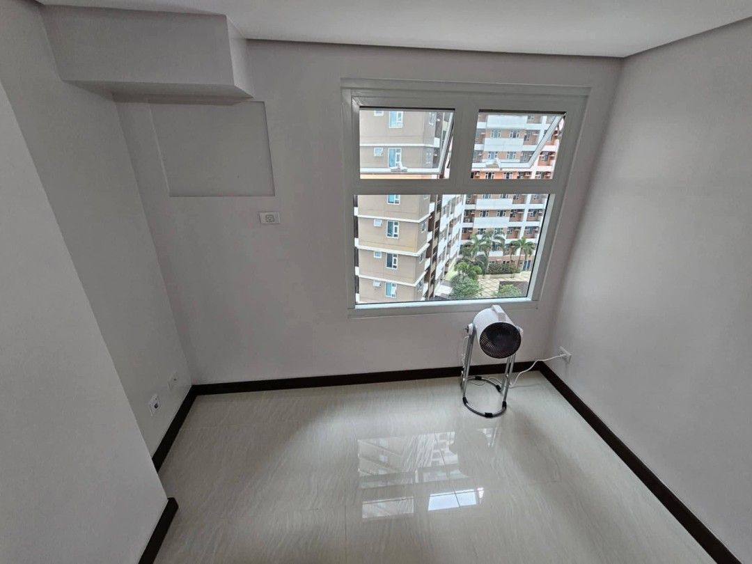 FOR SALE – Gateway Regency Studios by RLC (Category: Apartments & Condos) located in Marikina City. Submitted by rebcherrylicup (Listing ID 1441615903, Image 3). Description: FOR SALE – Gateway Regency Studios by RLC 📍 Pioneer, Mandaluyong City 🏢 Available Units: • Unit 21W12 • Unit 22W14 📐 Floor Area: 20 sqm 🛏️ Studio Unit 🚿 1 Toilet & Bath 🚗 No Parking ✨ Unit Features: • Northwest Orientation • Open Lawn View • Turnover Date: June 10, 202