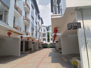 TOWNHOUSE For sale Collection item 2