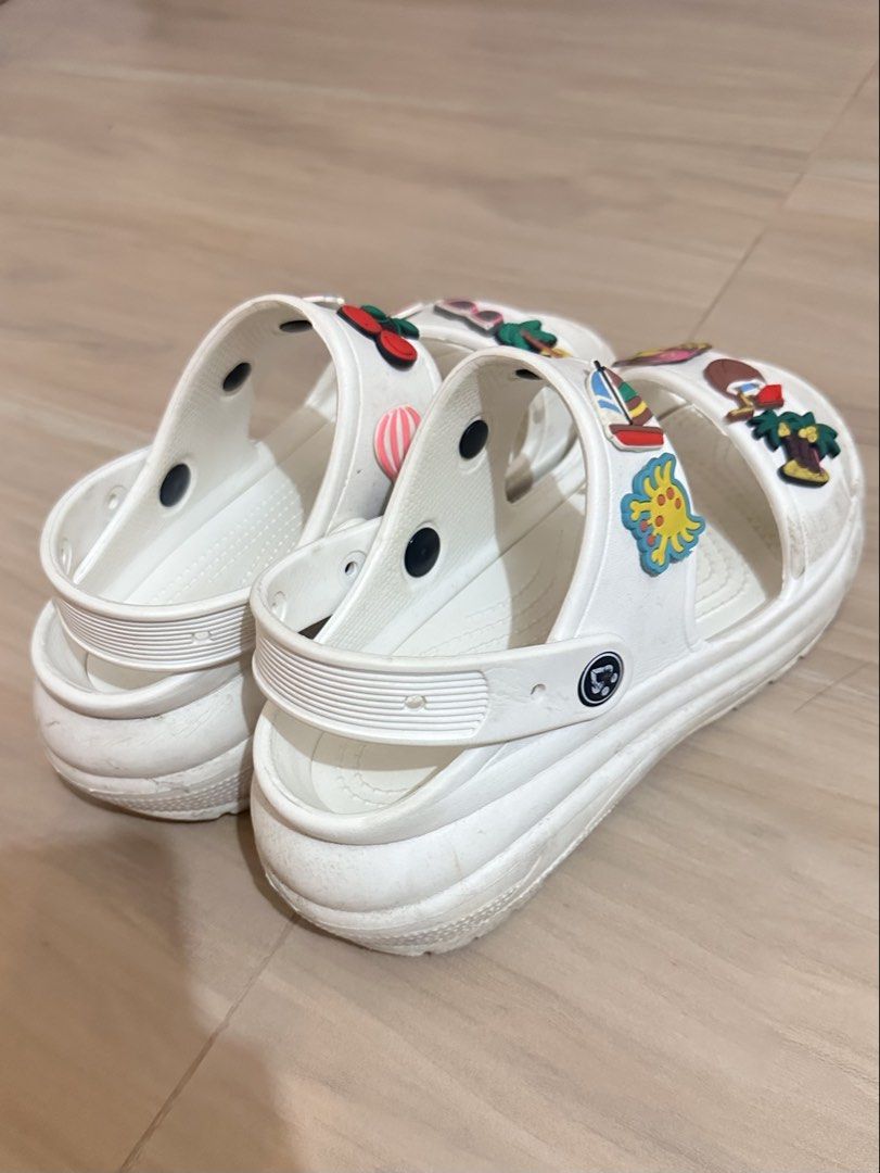FREE beach slippers size 25cm (Category: Slippers and slides) located in Quezon City. Submitted by decluttrgurly (Listing ID 1441713077, Image 3). Description: or FREE for any purchase of 1,000 up. As is, linisin nyo na lang po. For size 25cm, 1 inch height ng wedge.