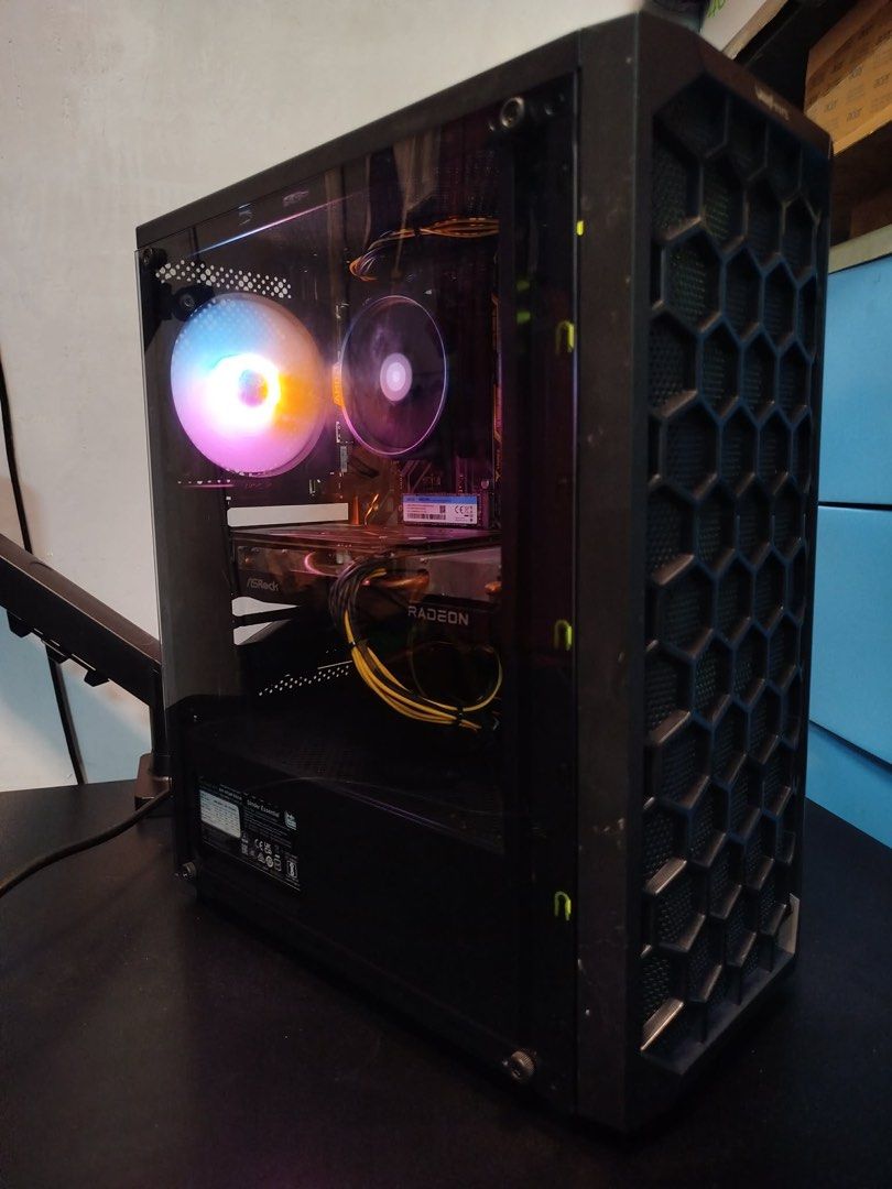Gaming PC (Category: Desktops) located in Manila. Submitted by twistyy_ (Listing ID 1441694116, Image 1). Description: Ryzen 5 5500 Rx6600 8gb Gigabyte b450m ds3h v2 2x8 Tforce ram 500gb nvme ssd lexar 550w 80+ silverstone Location: Antipolo City.