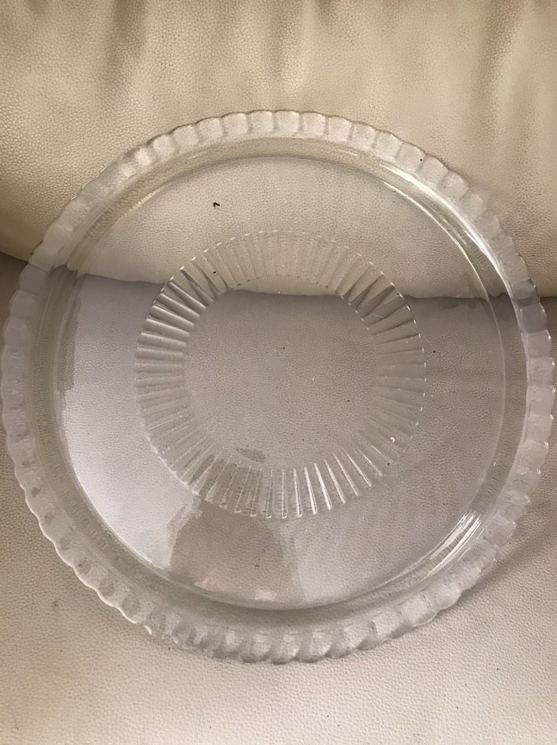 Glass Cake Base/Plate (Category: Bakeware) located in Quezon City. Submitted by foxsquaredeals (Listing ID 1441607378, Image 3). Description: 12.5" 3pcs available RFS: Used from previous business Own pick up/SF shouldered by buyer. MOP: Cash upon pick up, BDO, BPI or Chinabank.