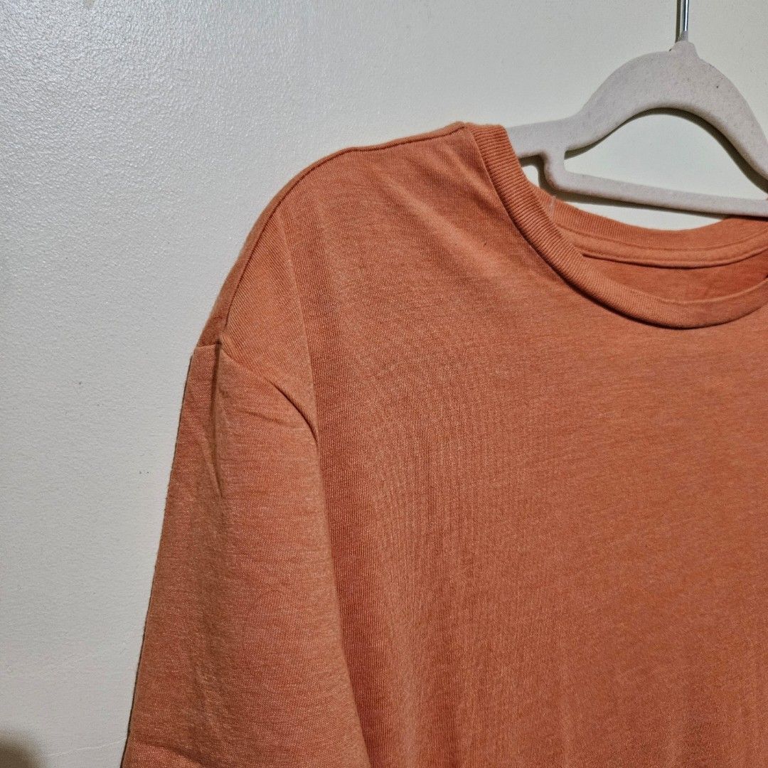 Goodfellow&Co. Lyndale tee orange crew neck tshirt L27inches|W21-22inches (Category: Tshirts & Polo Shirts ) located in Digos. Submitted by richcaliforniaclothingstore (Listing ID 1441777625, Image 3). Description: size:med on tag standard fit Dimes: length 27|Width 21-22inches 📌Please manage ur expectations this is not bnew ✨️Color may vary due to lighting 📩Dm us for more inquiries! 📎We accept LAY-AWAY terms 📎We ship nationwide via j&t | pay