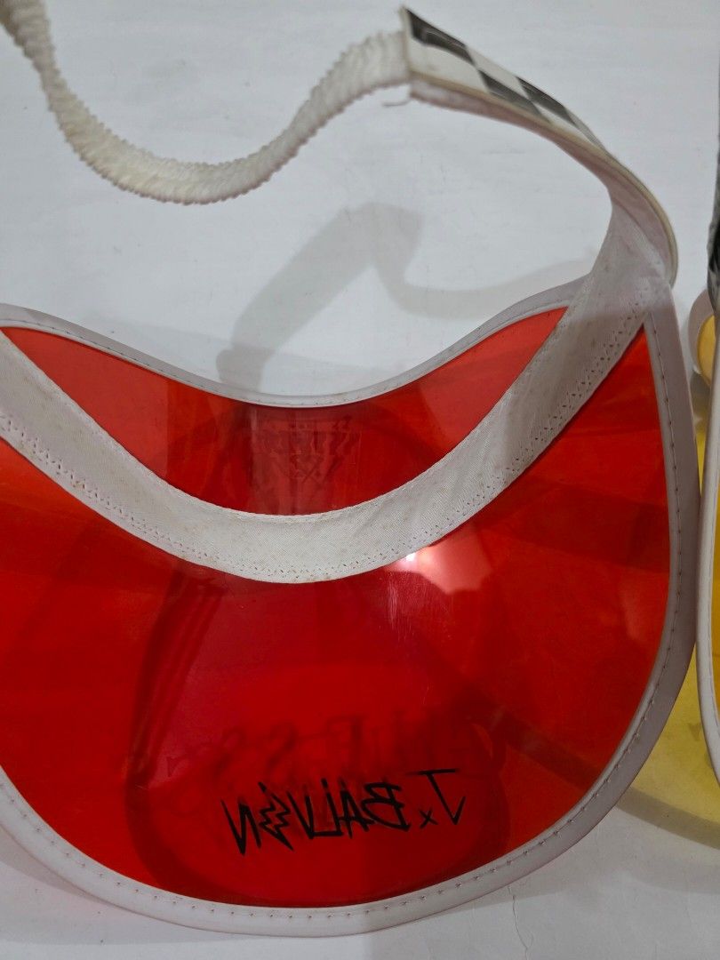 Guess x J Balvin Vibras Tour Visor Sun Hat Bundle (Category: Hats & Beanies) located in Paranaque City. Submitted by periwinkledayz (Listing ID 1441684310, Image 3). Description: Check attached photos for flaws. This is a pre-loved item, please manage your expectations for flaws..