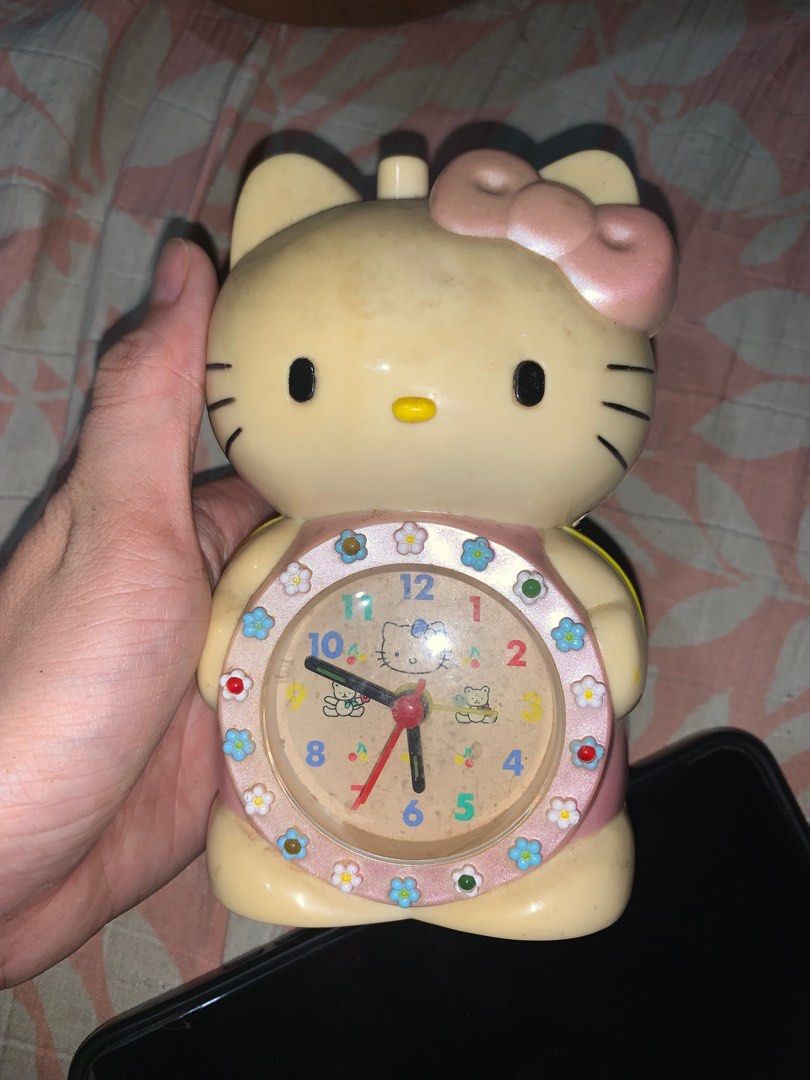 HELLO KITTY CLOCK NOT WORKING DISPLAY ONLY (Category: Clocks) located in Rizal. Submitted by trixie004292 (Listing ID 1441591768, Image 1). Description: pwede sya pang display dipa akko sure if gumagana pa or hindi na.