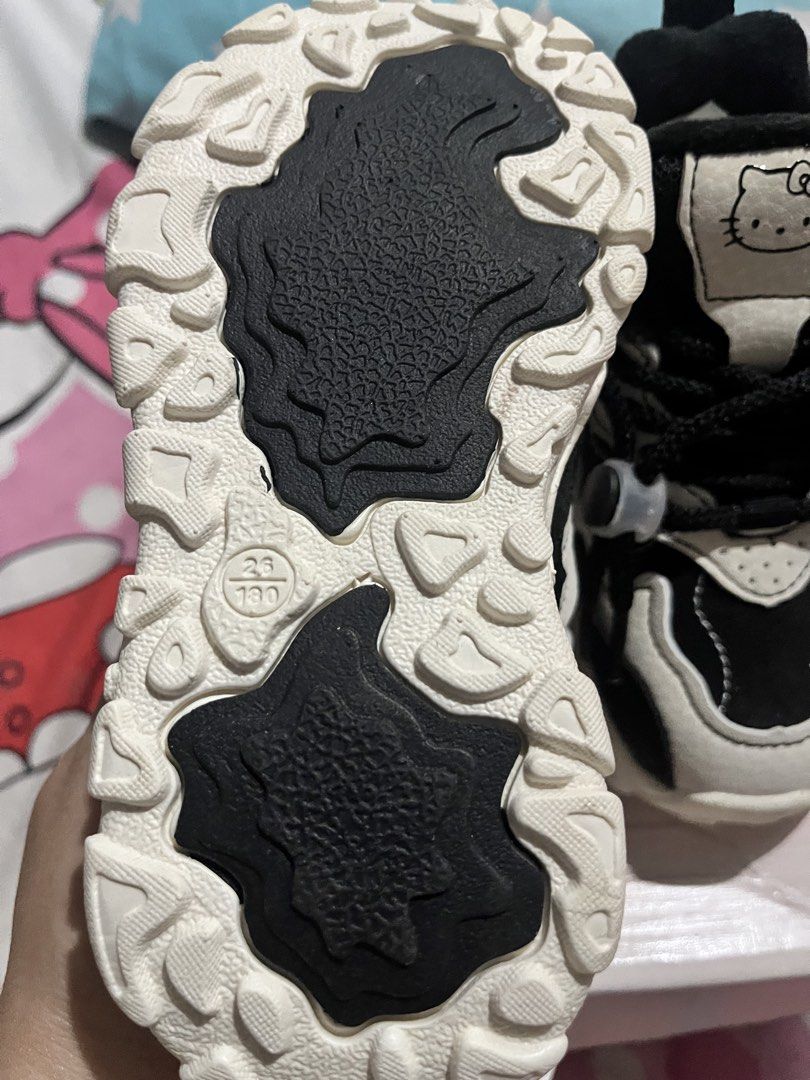 Hello Kitty Kids' Black & White Chunky Sneakers (Category: Babies & Kids Fashion) located in Manila. Submitted by christinali23 (Listing ID 1441714599, Image 3). Description: - Adorable Kitty design - Stylish black and white chunky sneakers - Easy to wear with elastic laces - Features a cool, unique sole pattern - Ideal for active kids.
