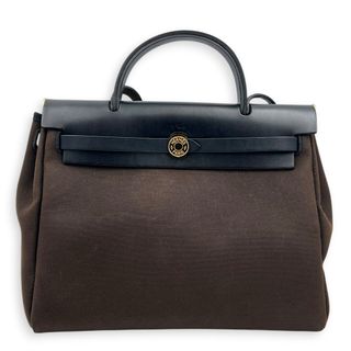 (Category: ) located in . Submitted by carousellluxury (Listing ID 1441678485, Image 1). Description: .