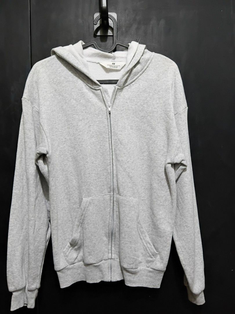 H&M Grey Zip-Up Hoodie (Category: Babies & Kids Fashion) located in Manila. Submitted by ramcyanthony (Listing ID 1441772248, Image 1). Description: - Grey zip-up hoodie from H&M - Kids size 10-12 years - width 18in length 24in - Features convenient front pockets .
