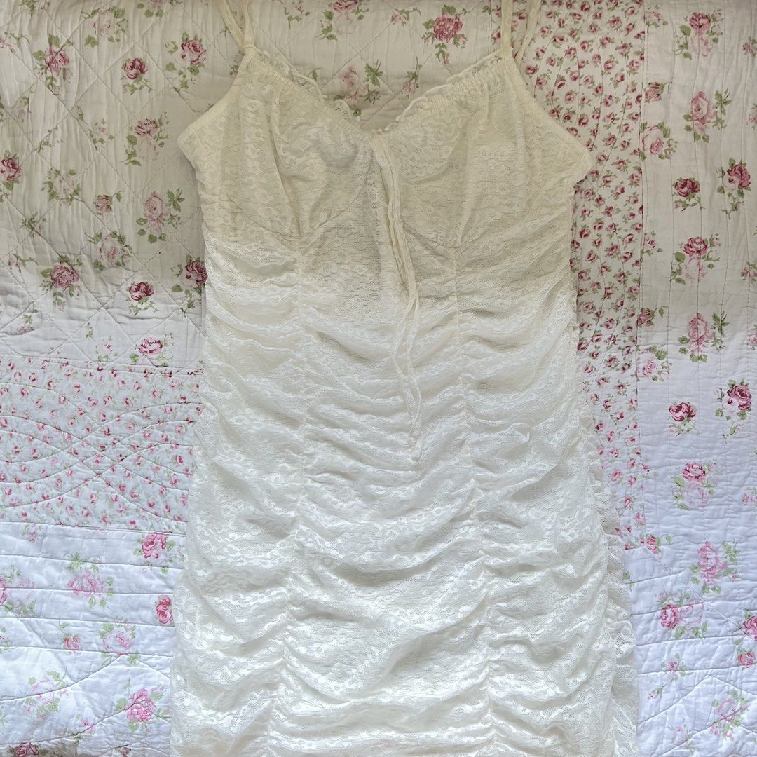 H&M White Lace Dress (Category: Dresses) located in Malabon City. Submitted by matchanlillies (Listing ID 1441613459, Image 1). Description: 🪽 payment first basis 🐇 GCASH/MAYA only 🪞 will not entertain lowballers, prices are firm 🧸 buyer must shoulder delivery charge 🩰 Malabon/Taft RFS: decluttering, doesn't fit me tags: isa the label, beyond collective, miu the label, phia the label, brandy melville, heure141 the label, just because, hollis
