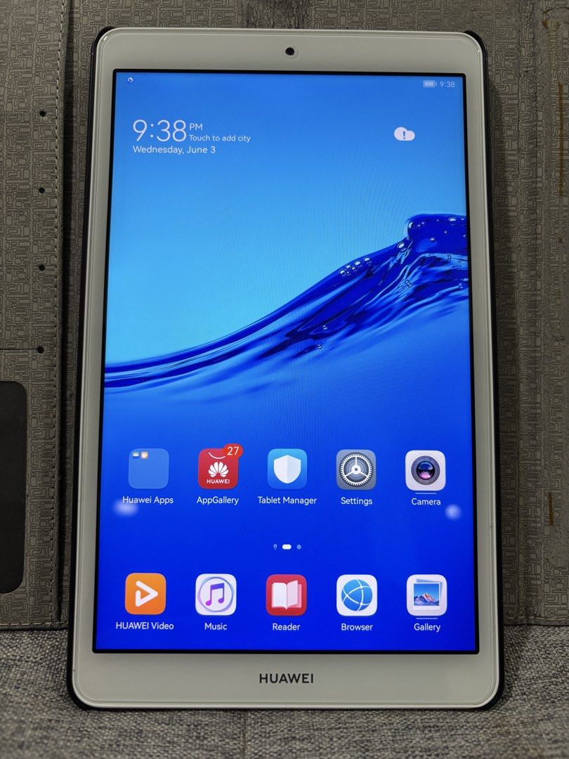 Huawei MediaPad 5 Lite unit and charger only (Category: Android) located in Manila. Submitted by _minimalist__ (Listing ID 1441725980, Image 2). Description: Includes unit and charger only. Item in good working condition. Scratches at the back are at the surface level only..