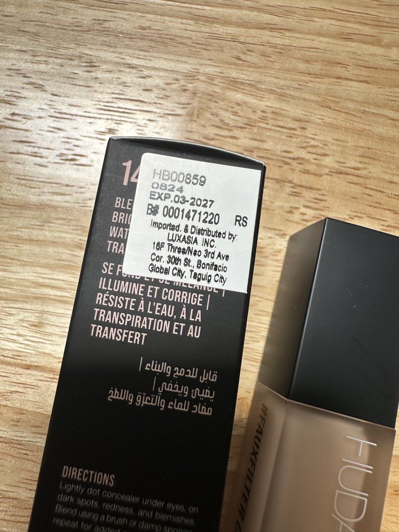 Hudabeauty Liquid Concealer 9ml shade Honey 1.7B (Category: Makeup) located in Cebu City. Submitted by cebucitybased (Listing ID 1441642780, Image 2). Description: Brand New Hudabeauty #Fauxfilter Luminous Matte Liquid Concealer Weight: 9ml Shade: Honey 1.7B Expiration: 03/2027.