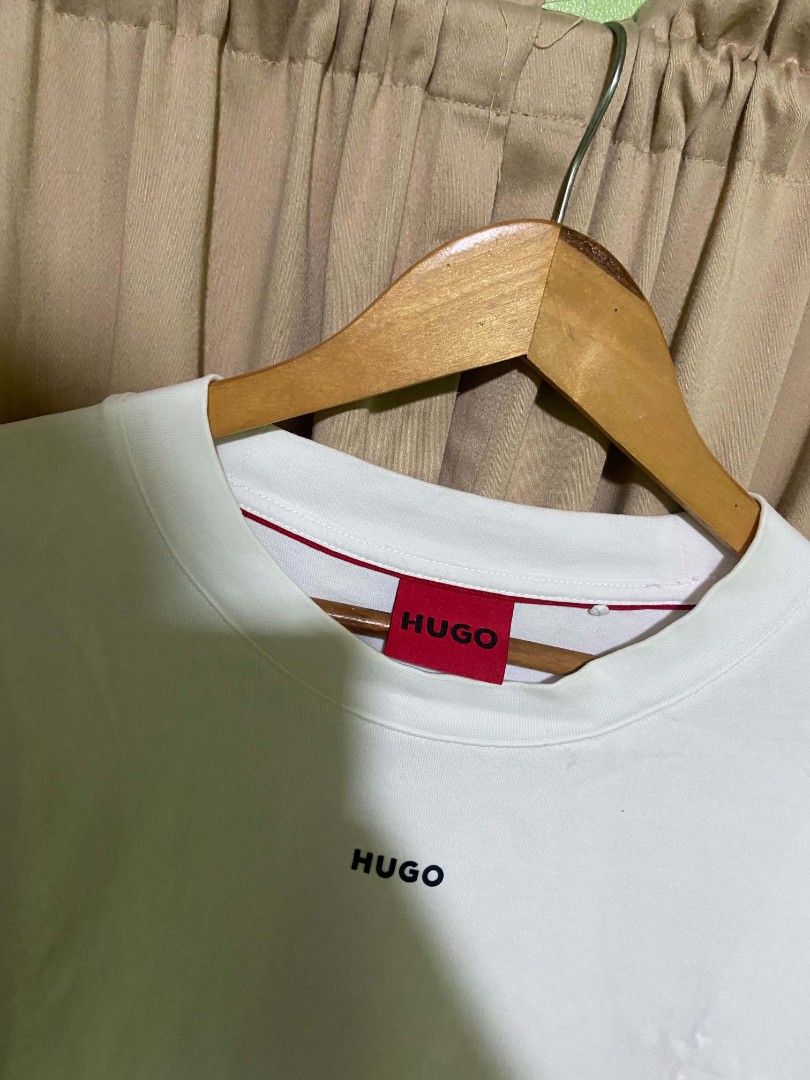 Hugo boss mid rubberize script (Category: Tshirts & Polo Shirts ) located in Alaminos. Submitted by goodeal_garments (Listing ID 1441624739, Image 2). Description: large to xl excellent condition authentic.