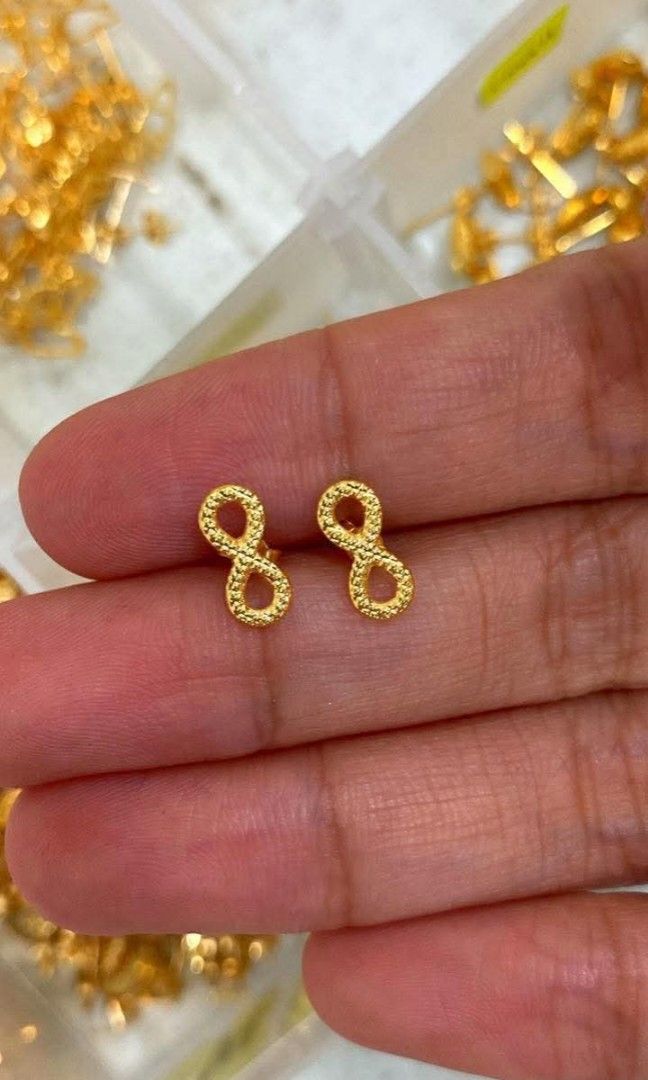 Infinity Earrings in 18K Saudi Gold (Category: Earrings) located in Caloocan City. Submitted by cheskhaionlinestore2.0 (Listing ID 1441734878, Image 1). Description: Pure 18K Saudi Gold ✨ Infinity Earrings ₱3000 only ⚡ 🍒Nasasangla💯/ Pawnable 💯 🍒Ship Via Lbc/ JNT 🍒Same Day delivery via LALAMOVE 🚚 🍒Open for COD/COP with dp to avoid cancellation of orders ‼️ DM for faster Transaction 📩📩📩 Cheskhai Online Store #cheskhaionlinestore #LegitSin
