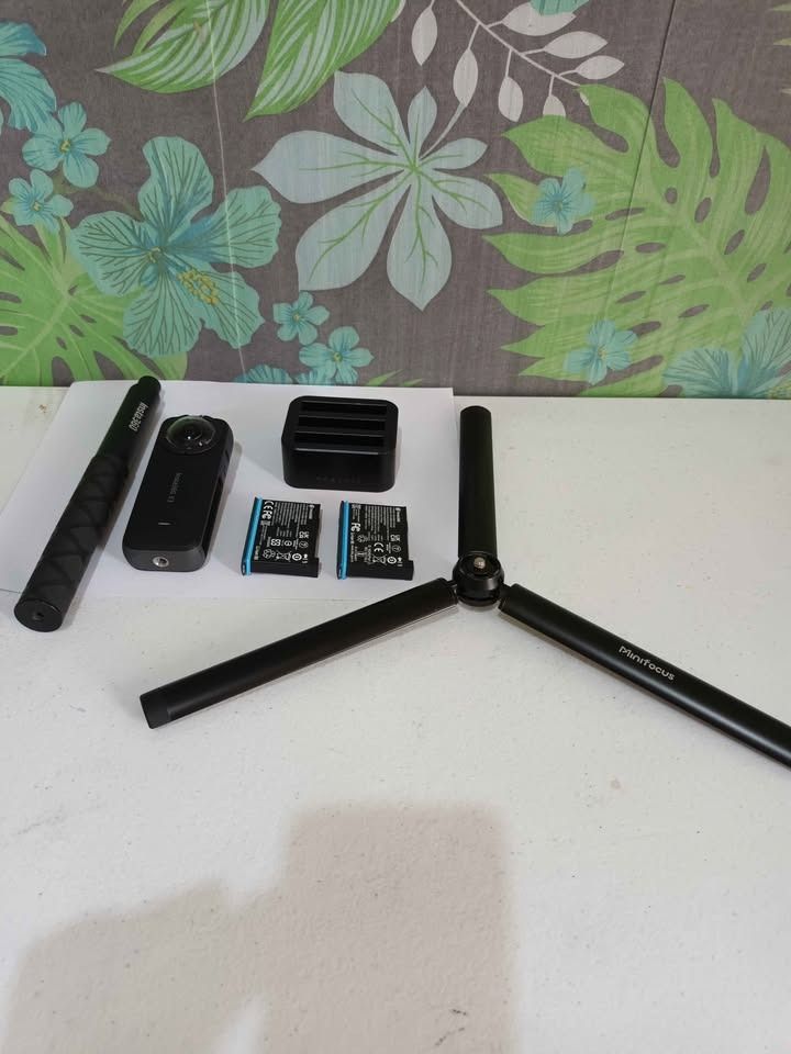 Insta360 ONE X2 360 Camera Kit with Accessories (Category: Cameras) located in Caloocan City. Submitted by jose_roco (Listing ID 1441762500, Image 3). Description: - Insta360 ONE X3 Camera - Selfie Stick - Tripod - Charging Dock - 2 Extra Batteries - Everything you need to start shooting immersive videos and photos!.