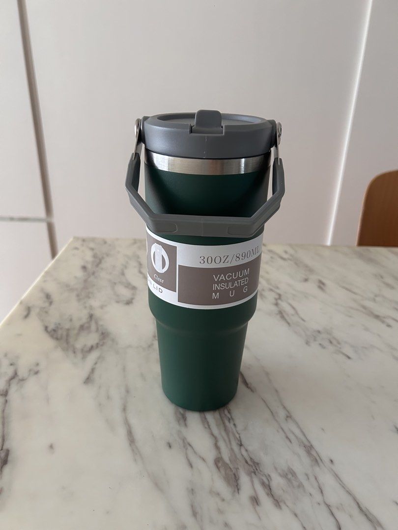 Insulated water bottle471793888438538240