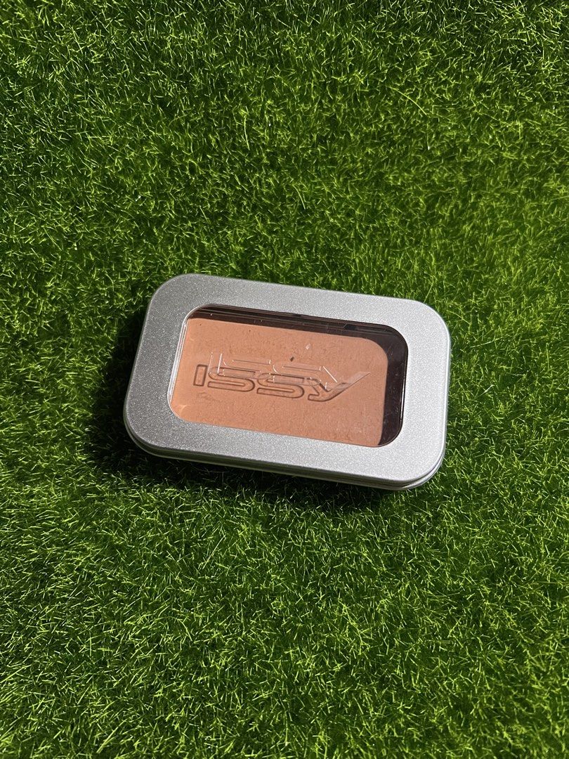 Issy Powder Blush (Fling) & Micro palette (Category: Makeup) located in Balanga. Submitted by syryll_ae (Listing ID 1441653107, Image 1). Description: decluttering. bought it as an extra but ‘di na nagamit. never been used or swatched. also, the micro palette is new. do not use my photo. thank you! 📍Samal, Bataan.