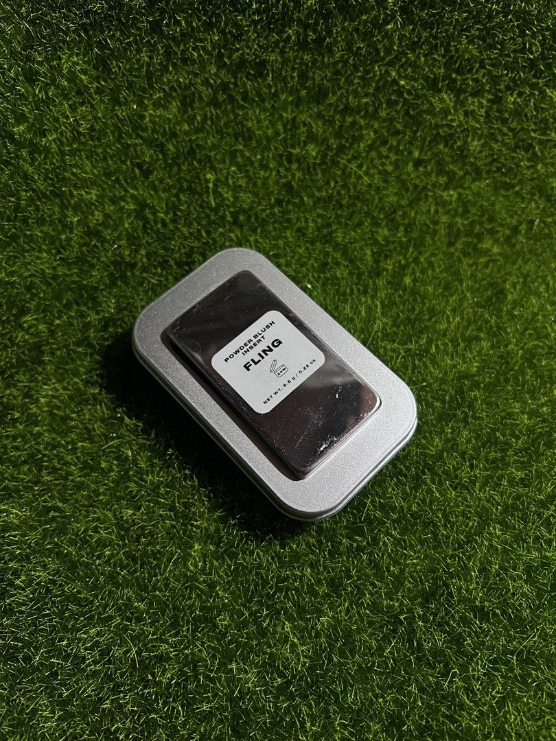 Issy Powder Blush (Fling) & Micro palette (Category: Makeup) located in Balanga. Submitted by syryll_ae (Listing ID 1441653107, Image 3). Description: decluttering. bought it as an extra but ‘di na nagamit. never been used or swatched. also, the micro palette is new. do not use my photo. thank you! 📍Samal, Bataan.