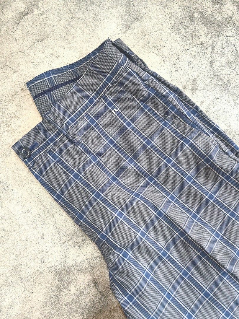 J lindeberg ellot slim fit micro pant (Category: Trousers) located in Quezon City. Submitted by 110collectionsph (Listing ID 1441738334, Image 2). Description: Good as new 🔥 Tag nlang kulang parang brand new na. PRELOVED J|L ELLOT SLIM FIT MICRO PANT | 29/32 SIZE ON TAG | LENGTH 36.5 | P2,498 | PRISTINE CONDITION NO ISSUE | 10/10 COLOR RATE AND CONDITION Available online and in-store. Small shop location Cubao Quezon City.