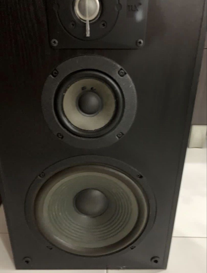 Jbl soeaker tlx-50 (Category: Soundbars, Speakers & Amplifiers) located in Singapore. Submitted by jnlim2007 (Listing ID 1441598073, Image 1). Description: Jbl Audiophile bookshelf speakers, built with high end star dome titanium tweeters. Made in Denmark..