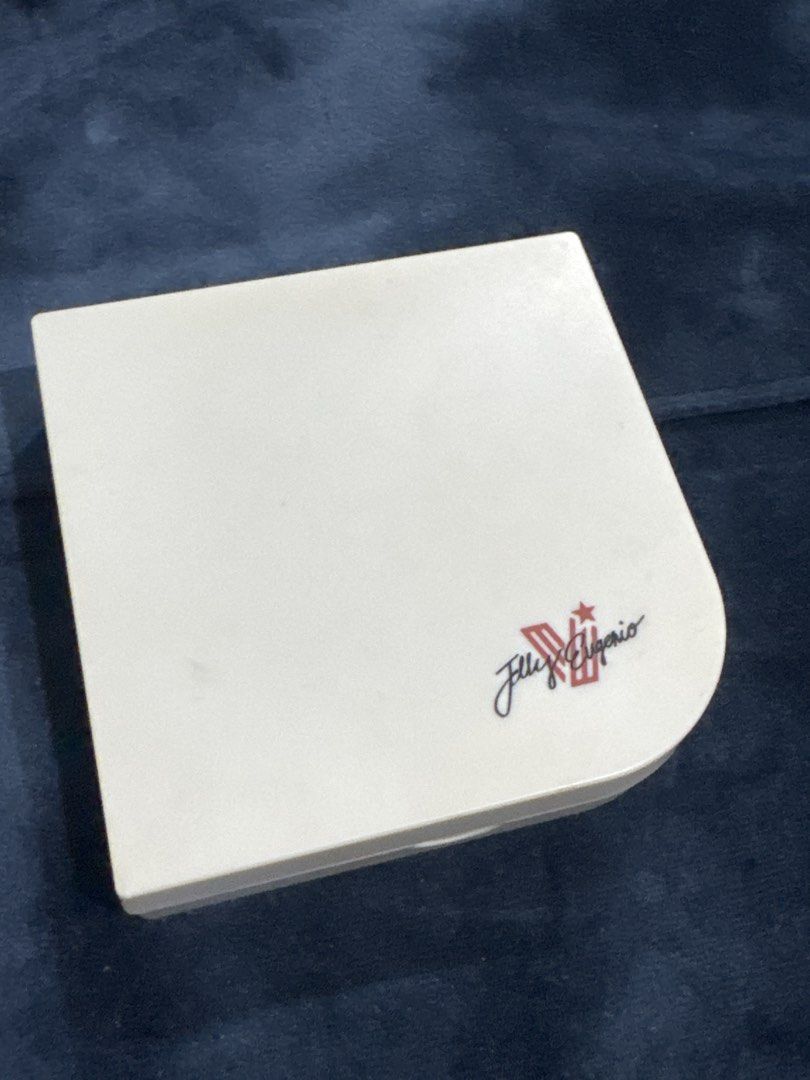 Jelly x Vice Cosmetics Contour Powder (Category: Makeup) located in Manila. Submitted by preloved_sophia (Listing ID 1441672165, Image 2). Description: .