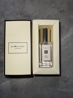 香水perfume，服飾 Collection item 1