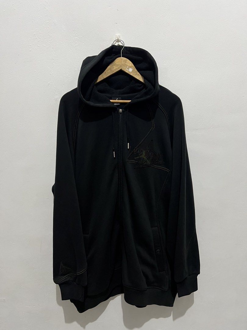 Jordan Y2K (Category: Activewear) located in Bacoor. Submitted by basicthrift (Listing ID 1441587207, Image 1). Description: Excellent condition Color rate almost 10/10 Issue zipper pully nawala XL on tag can fit to 2XL.
