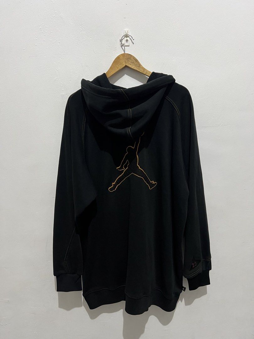 Jordan Y2K (Category: Activewear) located in Bacoor. Submitted by basicthrift (Listing ID 1441587207, Image 3). Description: Excellent condition Color rate almost 10/10 Issue zipper pully nawala XL on tag can fit to 2XL.