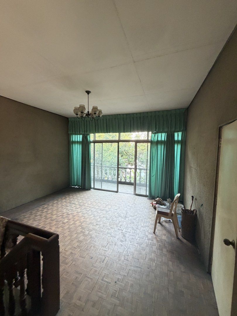 Kapitolyo Pasig at 120,000 per sqm (Category: House & Lot) located in Taguig. Submitted by brokerhanstaneo_09178038728 (Listing ID 1441639079, Image 2). Description: Kapitolyo Pasig House and Lot for sale Lot size 498 sqm Lot value Nice Neigborhood. Guarded.