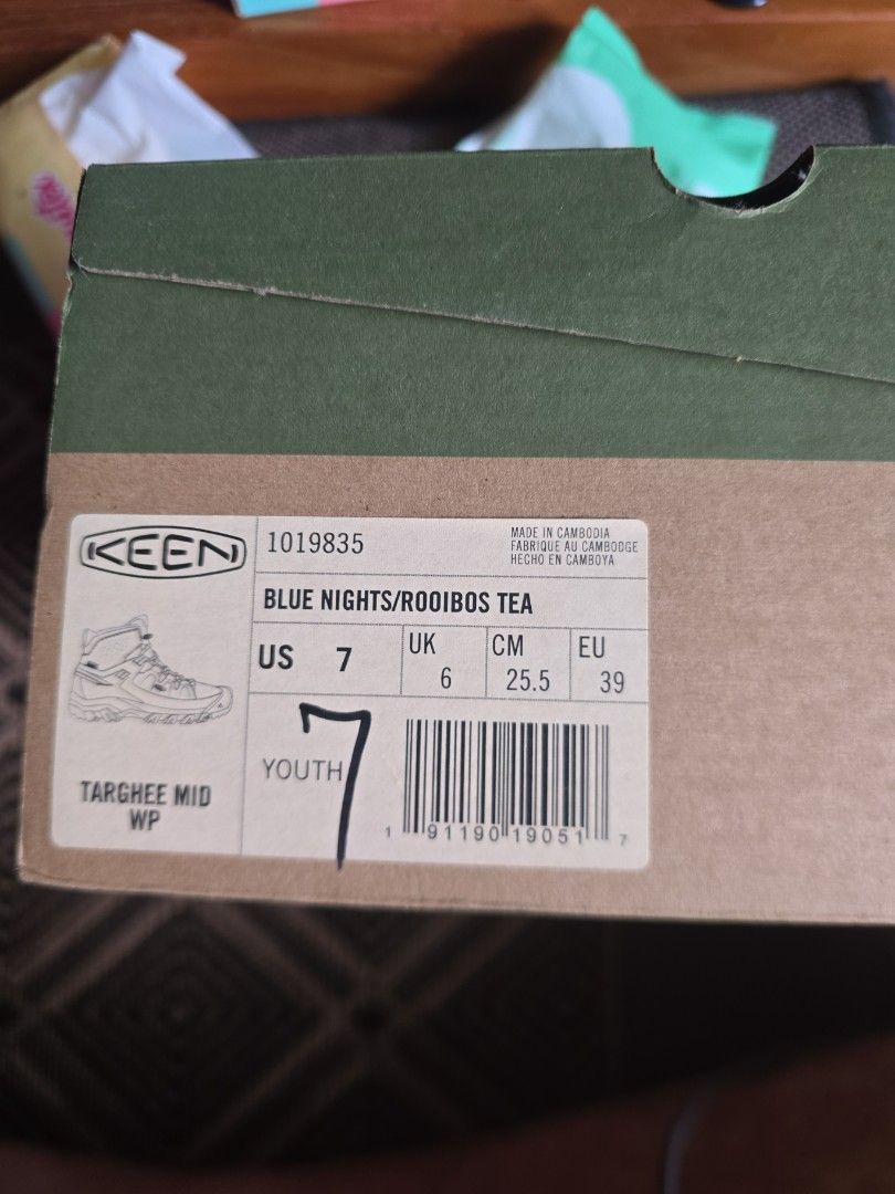 Keen Targhee Boots US7 (Category: Boots) located in Singapore. Submitted by zinnabil91726 (Listing ID 1441670401, Image 2). Description: Used only once Selling to clear space .