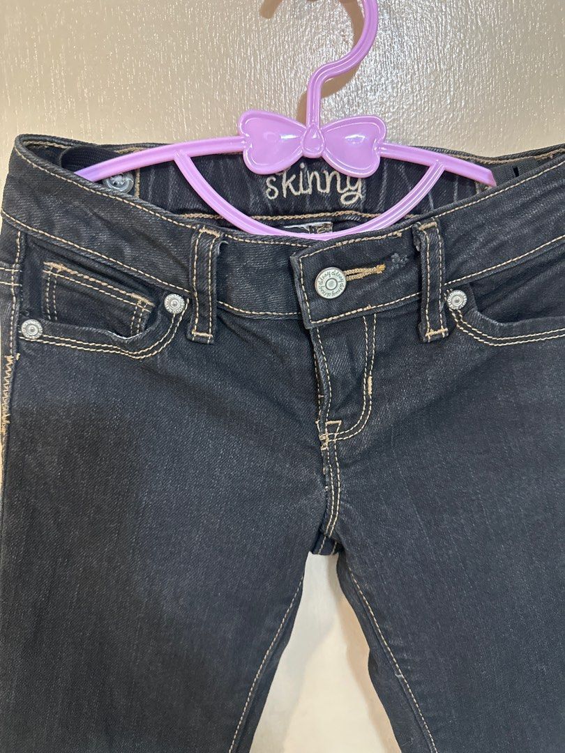Kids denim pants 5-6t (Category: Babies & Kids Fashion) located in Quezon City. Submitted by queerlady (Listing ID 1441687800, Image 2). Description: Like new Adjustable waist No issue Location: Novaliches.