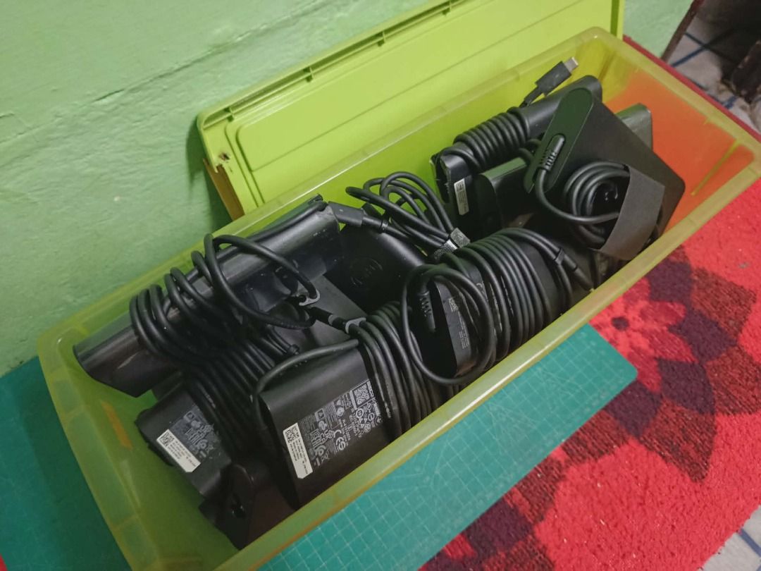 laptop charger dell 130watts type c (Category: Everything Else Others) located in Quezon City. Submitted by carou85958 (Listing ID 1438758645, Image 2). Description: 100% good working 100% authentic 100% no issue 130watts type c original prize p1k each pick up mo dalin mo laptop mo para sure ka or video ko ko kung lalamove 17 ibp road batasan hills qc.