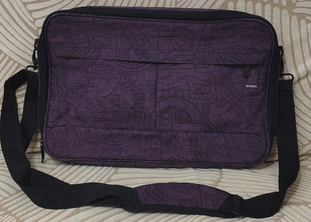 Laptop shoulder Bag made in Spain (Category: Laptop Bags & Sleeves) located in Davao. Submitted by zinbad (Listing ID 1441706234, Image 1). Description: Mode of payment:Gcash or BDO banks Shipping fee c/o buyer Kindly message us for any inquiries this not ukay box from korea ♥️ "Pwede TAWAD Huwag Sagad " Please expect signs of use as this is a preloved bag.with signs of use hardware. Disclaimer:We are not associated or affiliated with any brand p