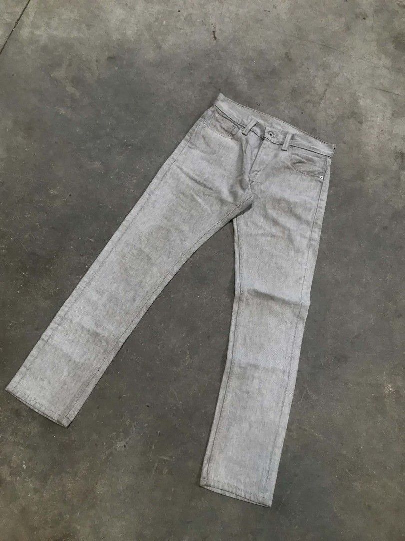 Levi's 511 W30 L30 Grey Jeans (Category: Jeans) located in Pandi. Submitted by tjro_drei (Listing ID 1441720183, Image 2). Description: - Grey Levi's 511 Jeans - Size: Waist 30, Length 30 - Closure: Button fly with zip - Features: Classic Levi's red tab detail - Condition: Good for everyday wear - Reason for selling: Friend clearing wardrobe.