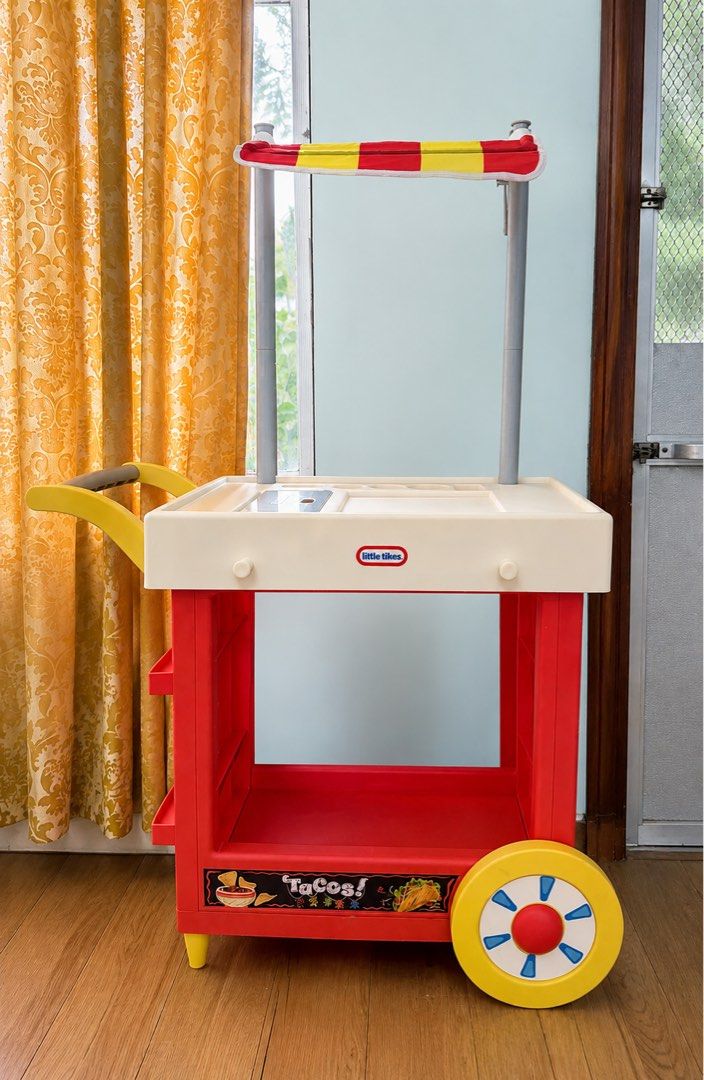 Little Tikes Taco Cart (Category: Kids Toys) located in Quezon City. Submitted by princesspatsy100 (Listing ID 1441738273, Image 1). Description: Halos Hindi Nilaro ng anak ko.
