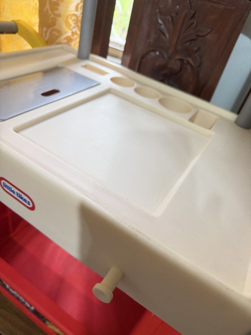 Little Tikes Taco Cart (Category: Kids Toys) located in Quezon City. Submitted by princesspatsy100 (Listing ID 1441738273, Image 2). Description: Halos Hindi Nilaro ng anak ko.