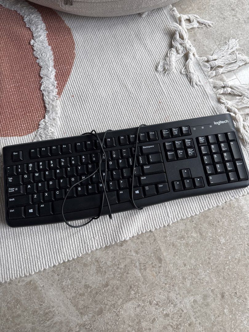 Logitech K120 Wired USB Keyboard471835403312834560