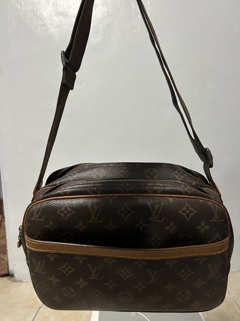 Louis Vuitton Monogram Canvas Crossbody Bag (Category: Luxury Bags & Wallets) located in Manila. Submitted by minmin061313 (Listing ID 1441703457, Image 3). Description: Price 20,000 (nego) Selling Louis Vuitton Monogram Reporter PM Crossbody Bag (M45254) Classic and timeless LV piece with the iconic monogram design and genuine leather trim. Spacious and practical for everyday use, travel, or styling casual and luxury outfits. • Model: Reporter P