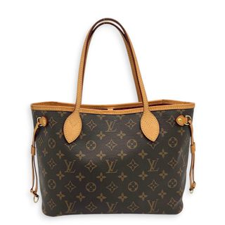 (Category: ) located in . Submitted by carousellluxury (Listing ID 1441673771, Image 1). Description: .