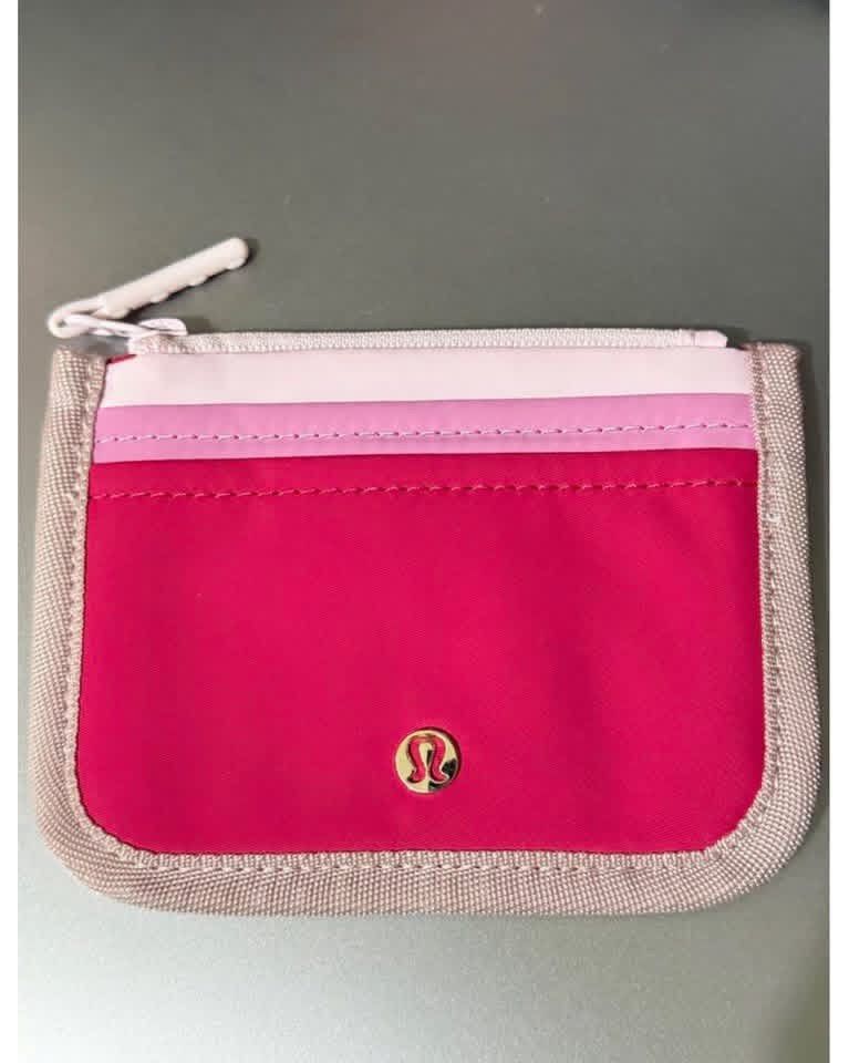 Lululemon True Identity Card Wallet (Category: Wallets & Card holders) located in Tagbilaran City. Submitted by extrazing (Listing ID 1441751506, Image 3). Description: Guaranteed authentic. Purchased from Lululemon store in Canada. 2 pcs available. Price includes shipping fee from Visayas :) .