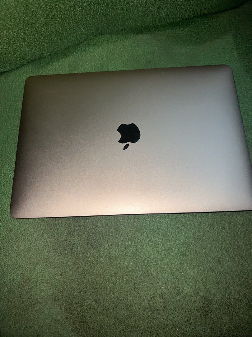 MacBook Air 13 Inch (2019)472098144959211522