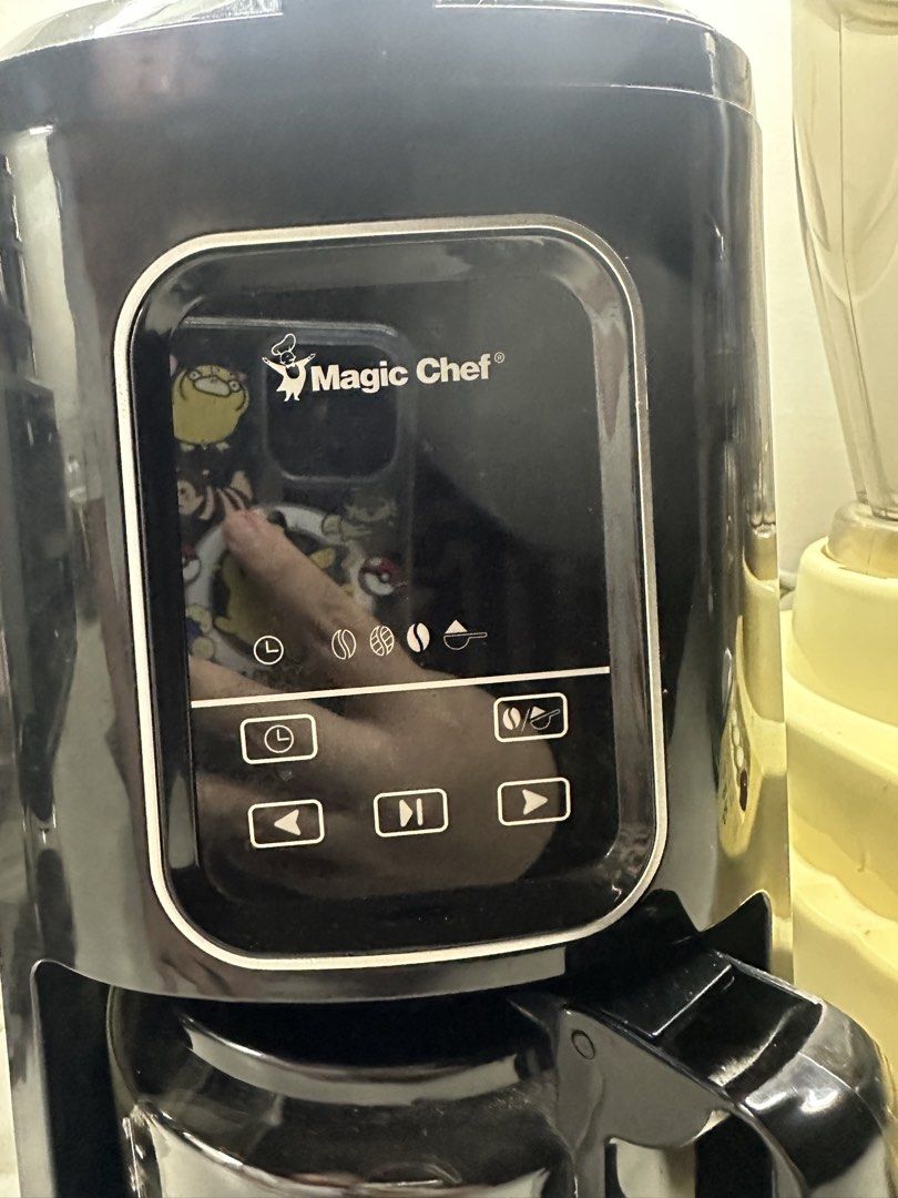 Magic Chef Coffee Maker (2-in-1) (Category: Coffee Machines & Makers) located in Cebu City. Submitted by oxywoxy (Listing ID 1441616941, Image 2). Description: Black Magic Chef Coffee Maker - Brews black coffee - Grinds coffee beans.