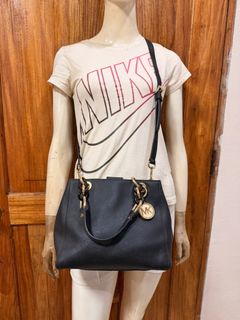 (Category: ) located in . Submitted by lilowearph (Listing ID 1441680691, Image 1). Description: .