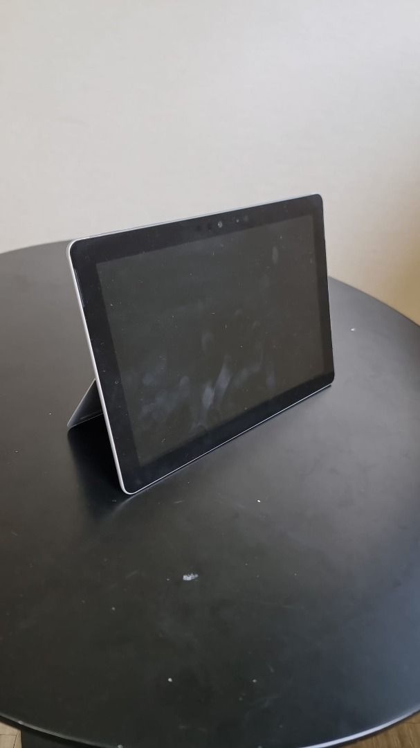 Microsoft Surface Go 128GB SSD | 8GB RAM | Windows 11 | Touchscreen472082643703582721