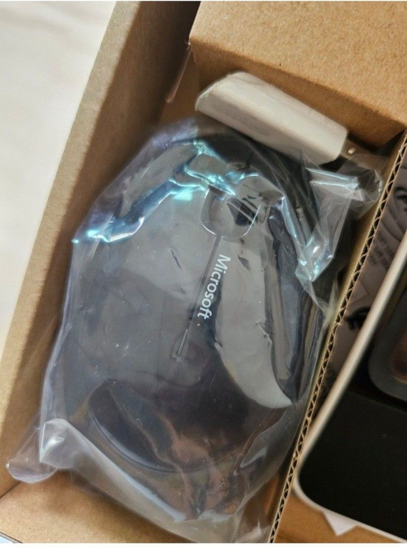 Microsoft Wireless 3050 Keyboard and mouse with battery472088082320599045